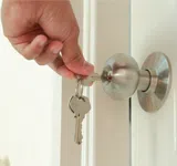 Providence Locksmith Service Providence, RI 401-424-9526 - 14a-Unlock-Door