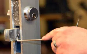 Providence Locksmith Service Providence, RI 401-424-9526 - 9a-Emergency-Locksmith